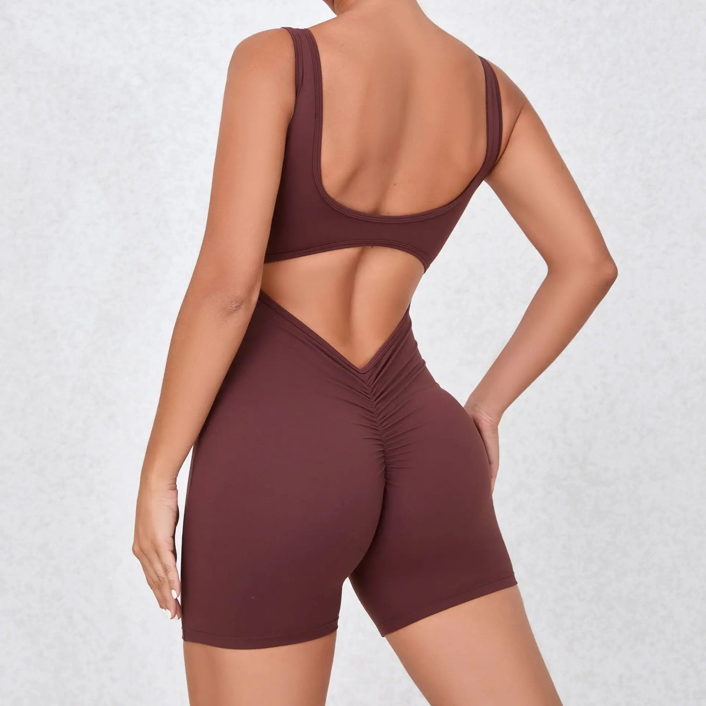 Beyours V-back Suit