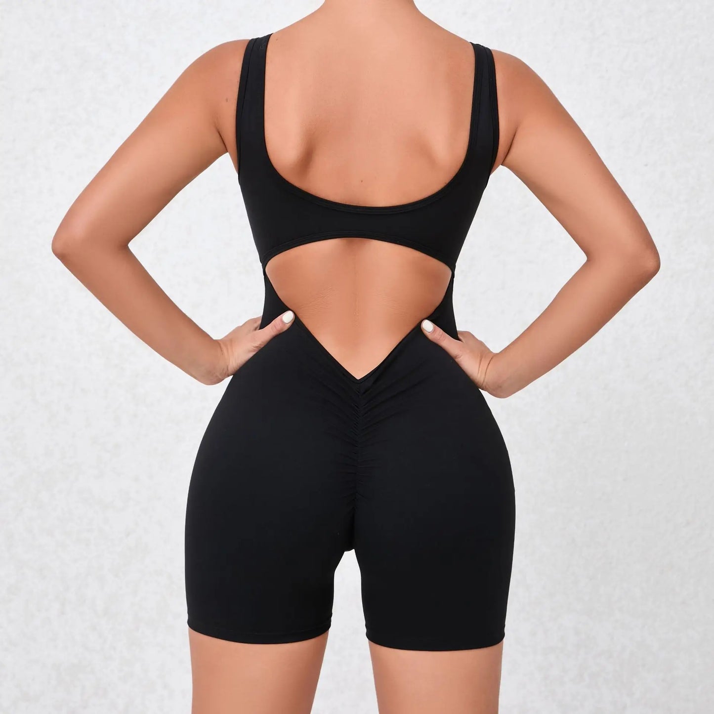 Beyours V-back Suit